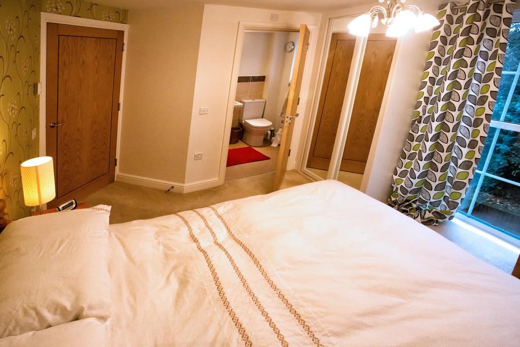 Salisbury 2-Bed Luxury Apartment Chambre photo
