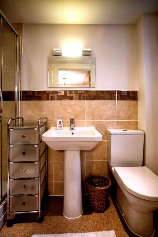 Salisbury 2-Bed Luxury Apartment Chambre photo